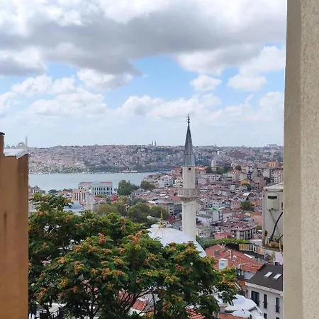 Golden Suit Taksim 3*